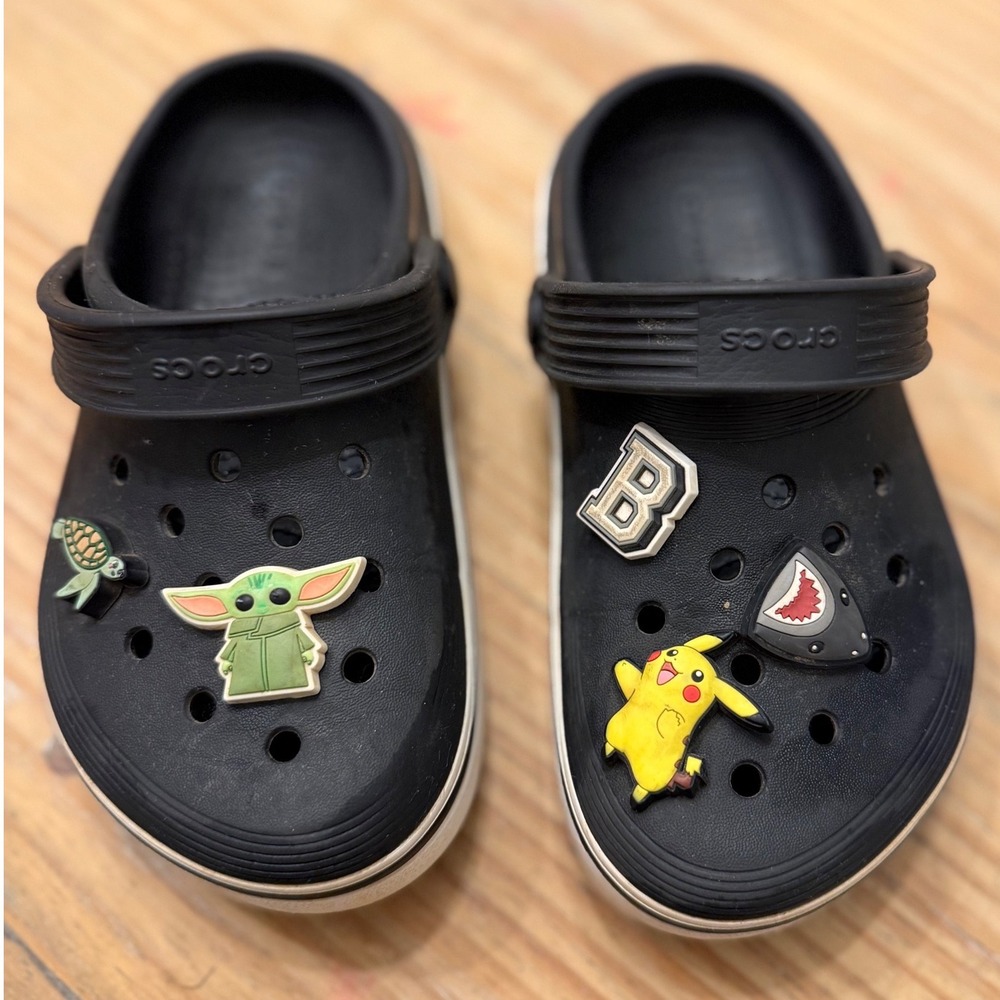 Crocs Kids  Black Pikachu Baby Yoda Charms Size C13 Boys/ Girls